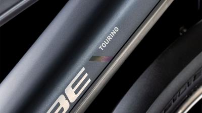 Cube Touring Hybrid Pro 625 metallicgrey'n'chrome Gr&ouml;&szlig;e: Trapeze 54 cm Produktbild 2