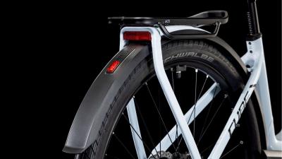 Cube Kathmandu Hybrid ONE 600 polarwhite'n'black Gr&ouml;&szlig;e: Easy Entry 62 cm Produktbild 4