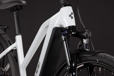 Cube Touring Hybrid ONE 600 metallicwhite'n'chrome Gr&ouml;&szlig;e: Trapeze 46 cm Produktbild 5