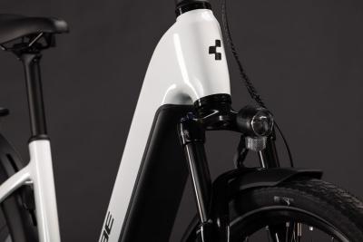 Cube Touring Hybrid ONE 600 metallicwhite'n'chrome Gr&ouml;&szlig;e: Easy Entry 46 cm Produktbild 5