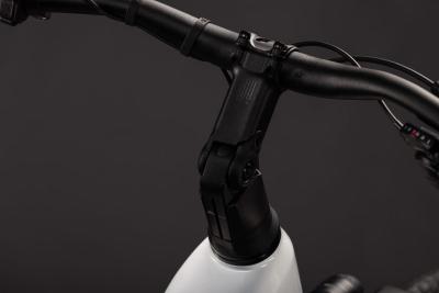 Cube Touring Hybrid ONE 600 metallicwhite'n'chrome Gr&ouml;&szlig;e: Easy Entry 54 cm Produktbild 3
