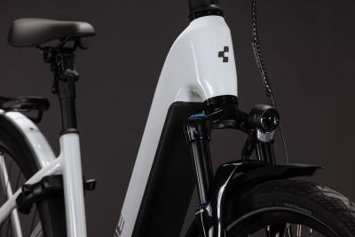 Cube Kathmandu Hybrid Deluxe Pro 800 metallicwhite'n'chrome Gr&ouml;&szlig;e: Easy Entry 46 cm Produktbild 5